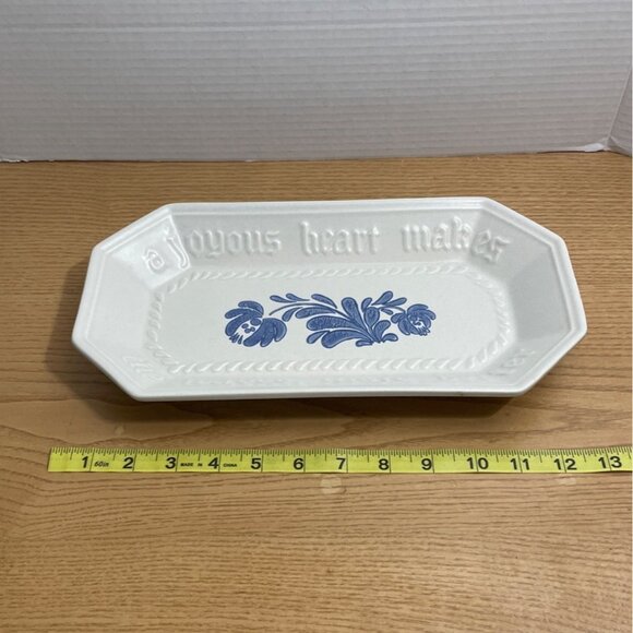 Pfaltzgraff Yorktowne Bread Plate A Joyous Heart Makes The Loaves Taste Better - Picture 6 of 7